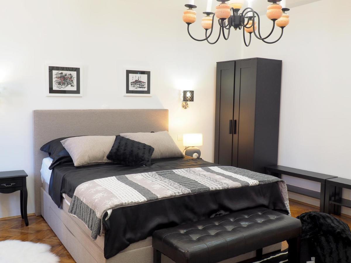 Deluxe Zoya Centar Apartment Pula Room photo
